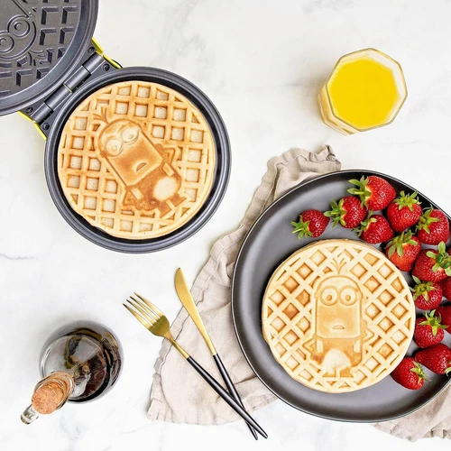 Uncanny Brands Minions Waffle Maker - Thumbnail 2