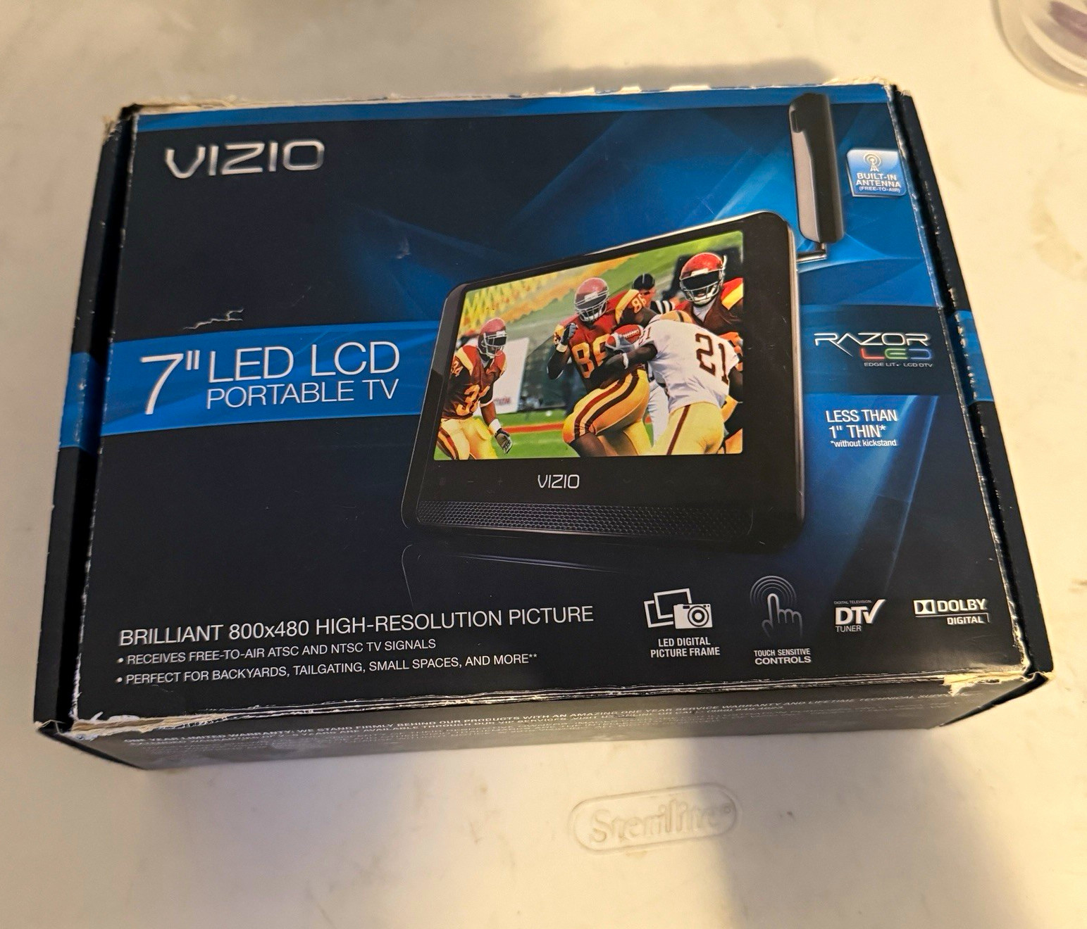 VIZIO 7in Portable LED LCD TV 480p ATSC w/ Antenna & Remote Black