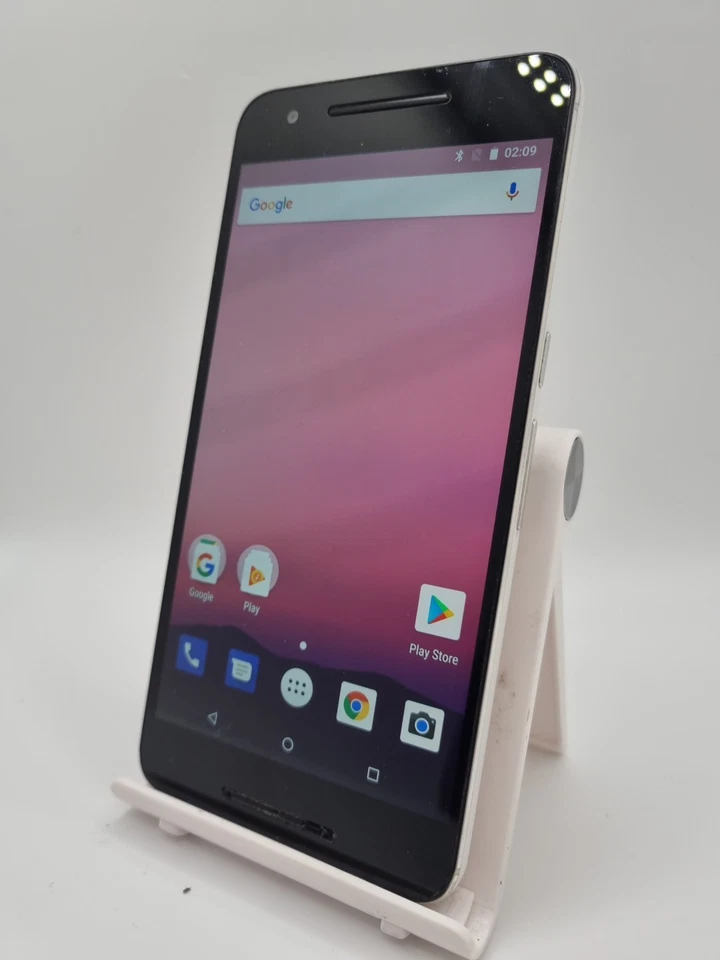 Huawei Nexus 6P White Unlocked 32GB 5.7" 12.3MP Android Smartphone - Image 4 of 4