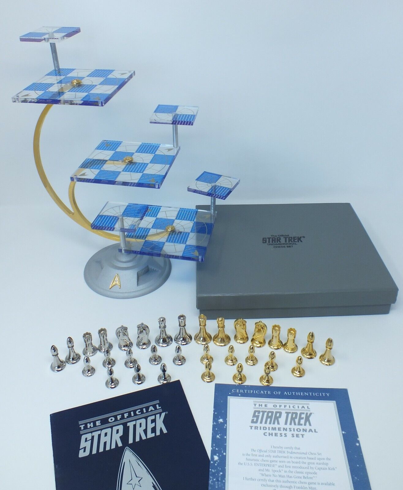 Star Trek Tridimensional 3D Chess Silver King. Single Piece 1994