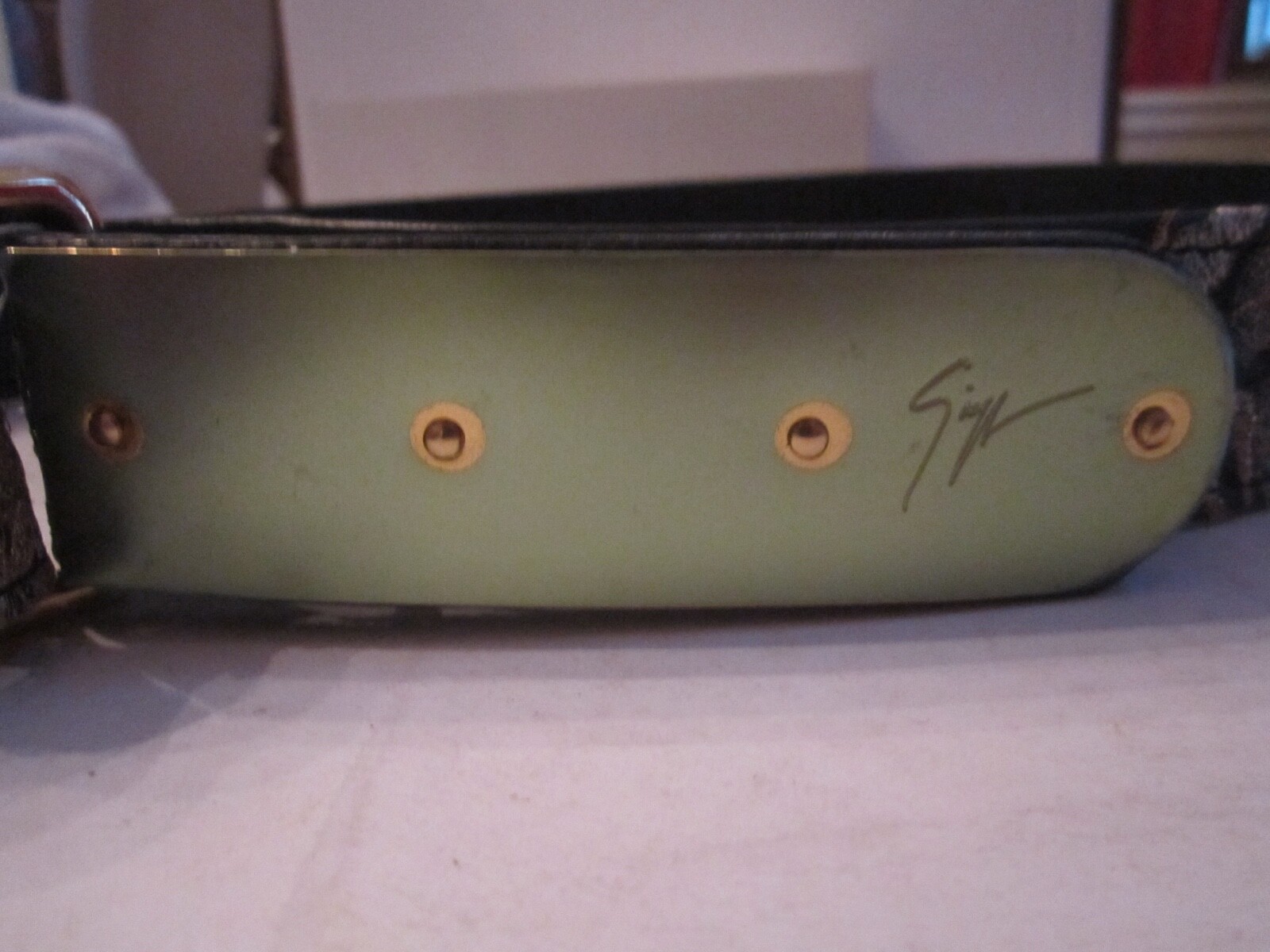 Picture 2 of 8