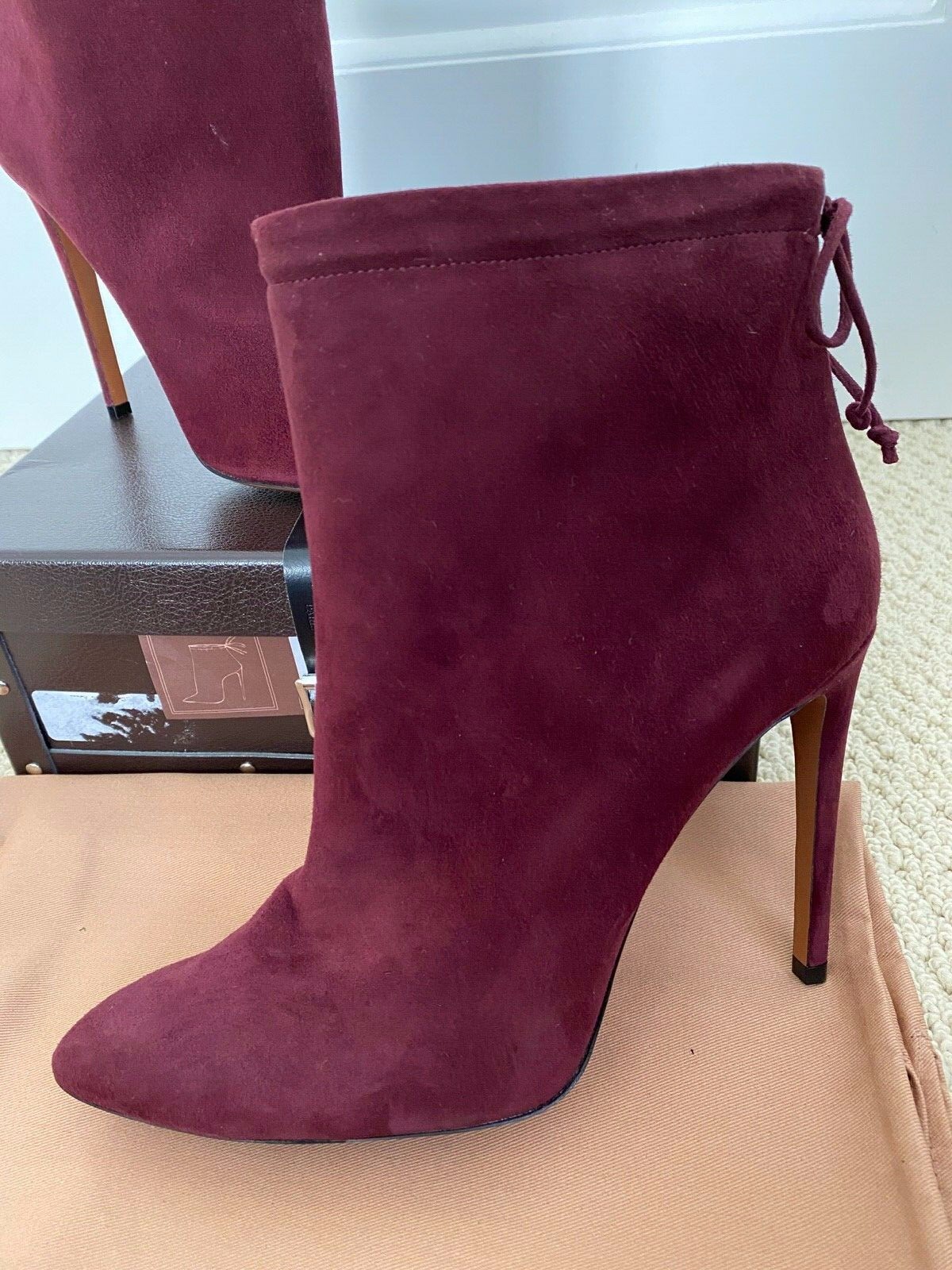 bow back ankle boots