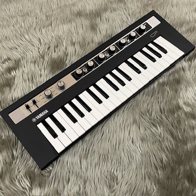 YAMAHA reface CP 37-Key Mobile Synthesizer: A Portable YAMAHA reface CP 37-Key Mobile Synthesizer: A Portable
