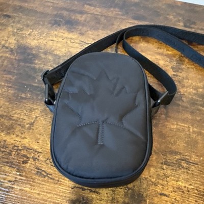 Lululemon Team Canada  22 Future Legacy Crossbody Bag   Black   Olympic Edition!