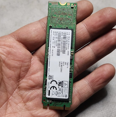 Samsung PM871B 128GB M.2 SATA 2280 SSD TLC Internal Solid State Drive