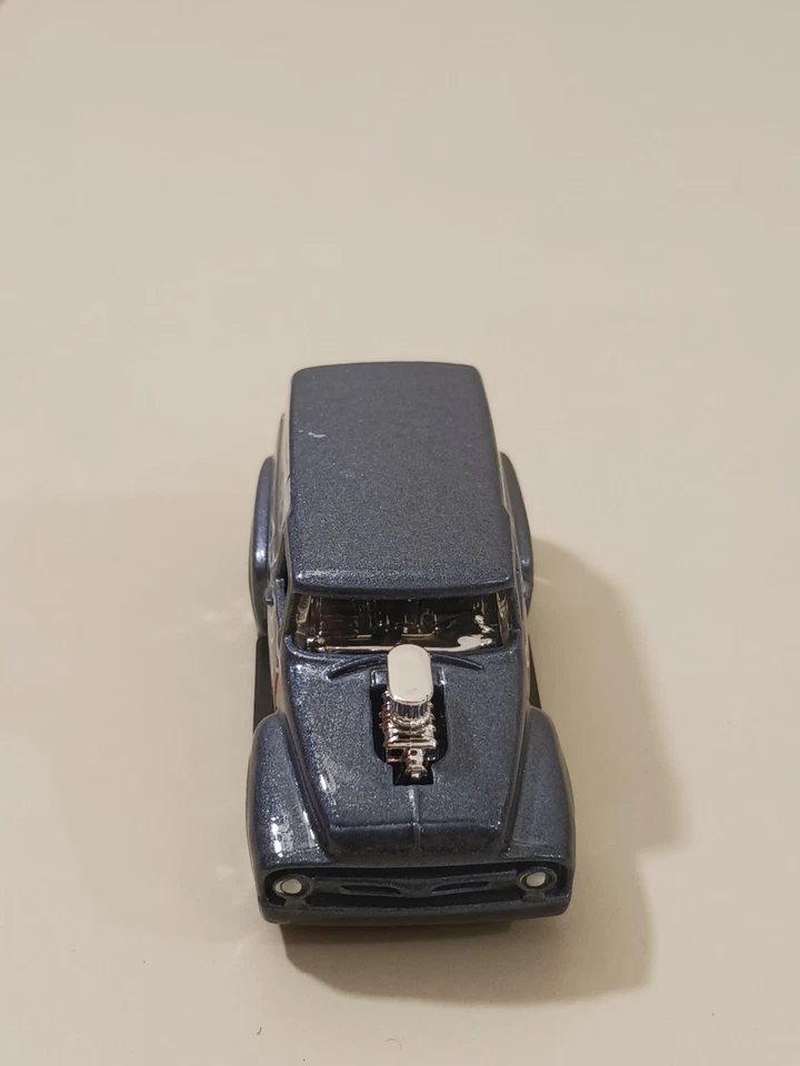 Camión de panel Ford F-100 Champion #107 Hot Wheels 2010 Performance '56 Foto 3 de 4