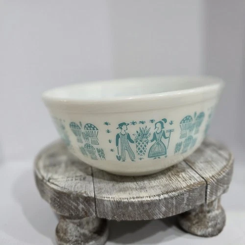 Vintage Pyrex Amish  Farmer An Wife Butter Print #11 mixing Bowl  White  With...