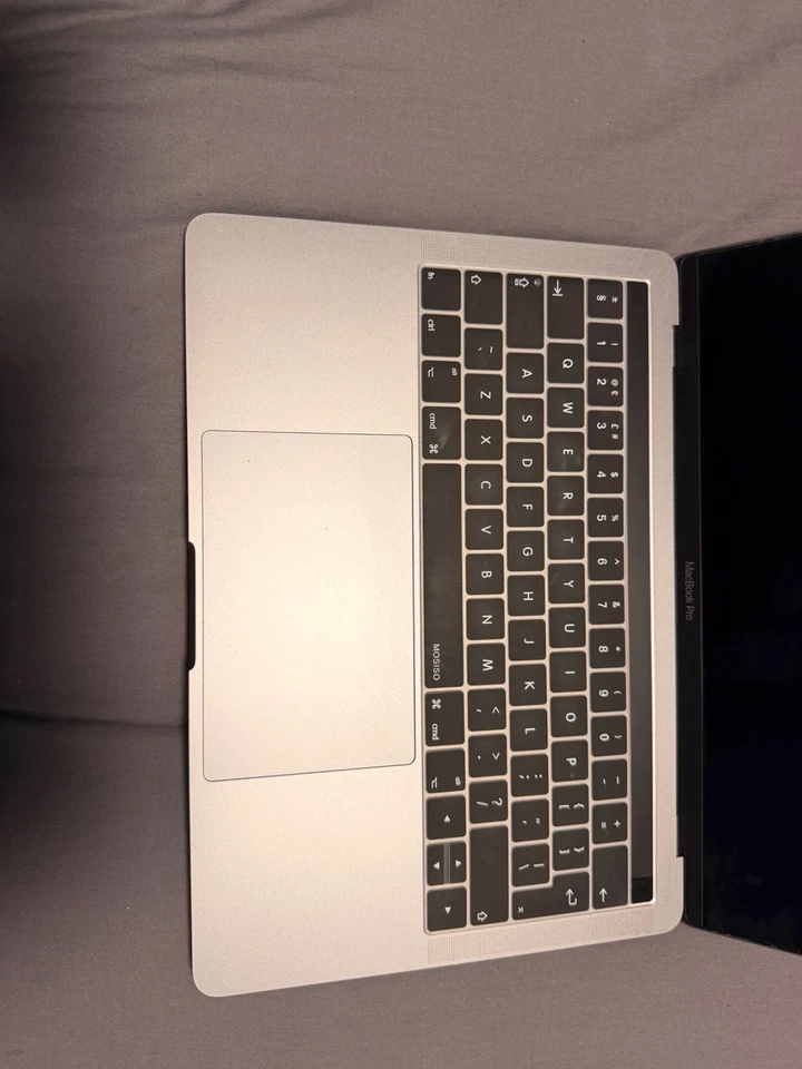 Apple MacBook Pro 13" · i5 8th gen 2.4 GHz · 8GB · 256GB, photo 4 of 4