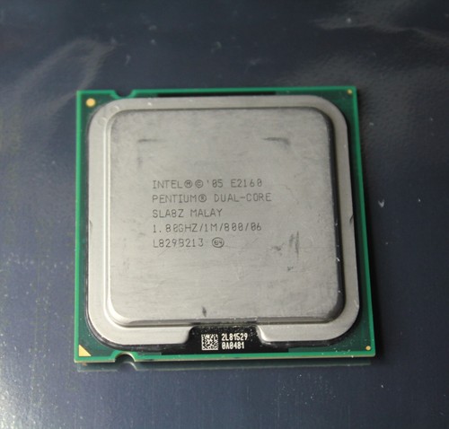 LGA775 CPU Intel Pentium Dual-Core 1.8GHz 3GHz / 800MHz / 1MB 2MB / E2160 E5700 - Picture 2 of 3