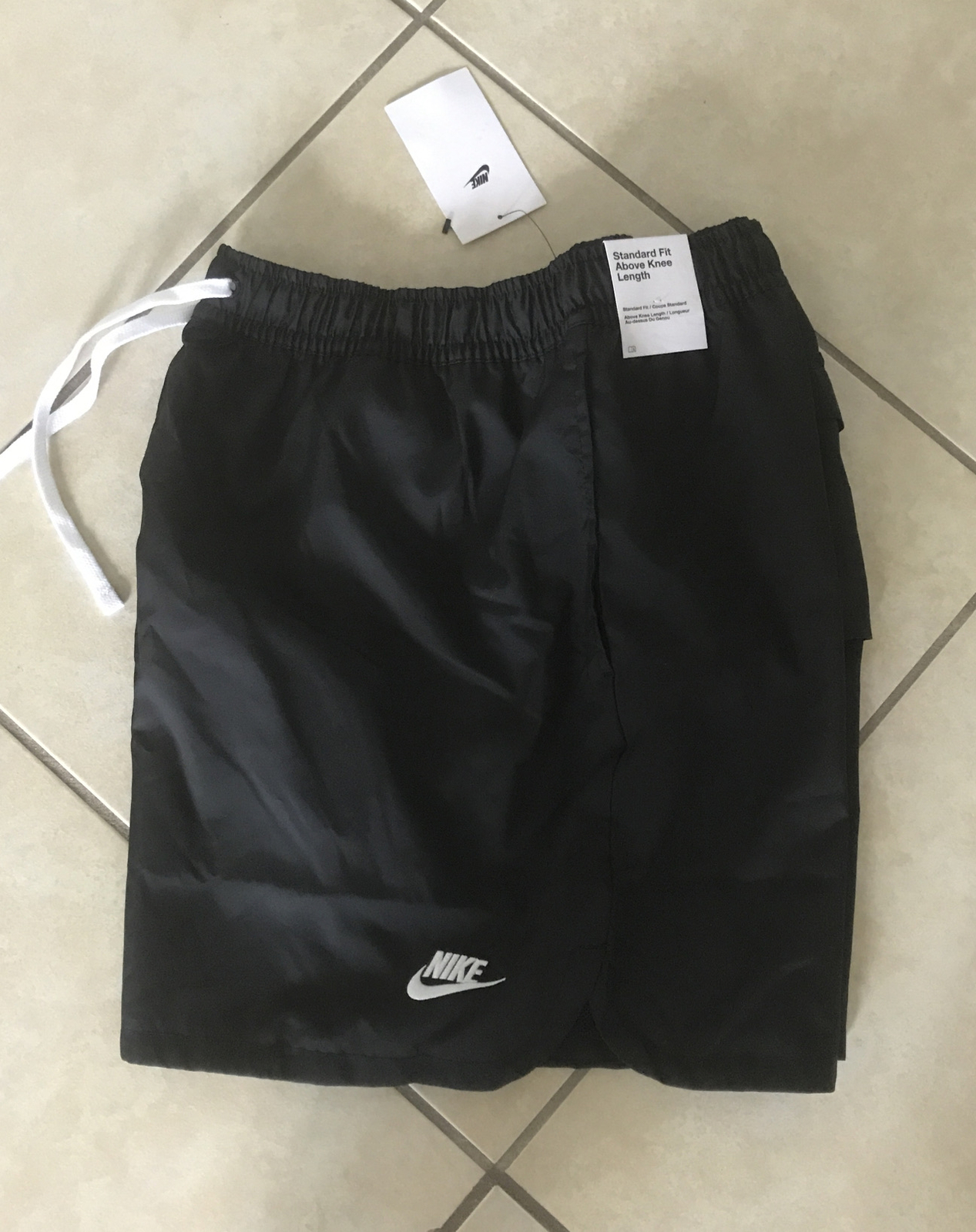Nike Men’s XL Sportswear Essentials Woven Lined Flow Shorts Black