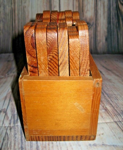Vintage Set of 6 Wood and Cork Chicken Coasters - Foto 11 di 11