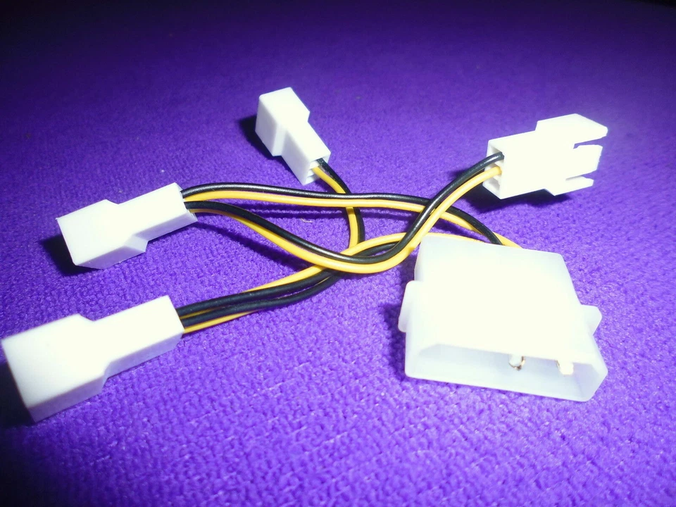 D Type 4 Pin IDE Molex to 4 x 3 Pin Male 12V CPU Fan Power Adapter Cable 10cm - Image 4 of 4