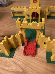 LEGO Castle 375 / 6075 Vintage 1980s Nearly Complete Plus Few Minifigures