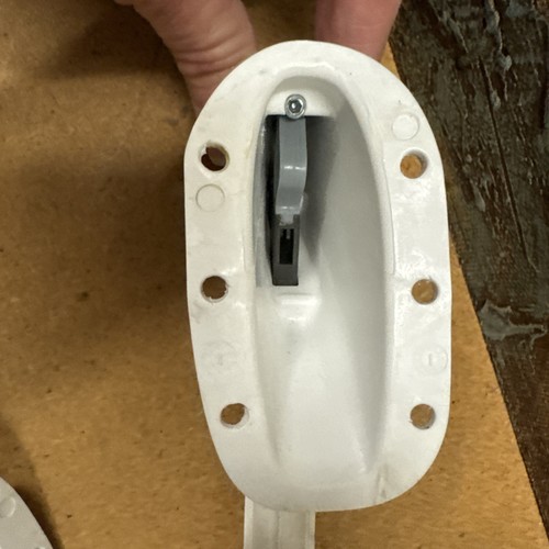 Tuuk LIGHTSPEED Edge Right & Left Holders 246 white skate blade holder - Picture 16 of 23