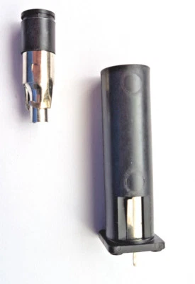 Vertical Fuse Holder 250V 16A PCB Mount for 20mmx5mm fuse BK/HBW-M-R Bussmann