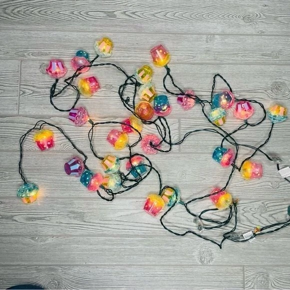 30塑料杯蛋糕串灯五颜六色的纸杯蛋糕链灯派对装饰 — 第 2/4 张图片