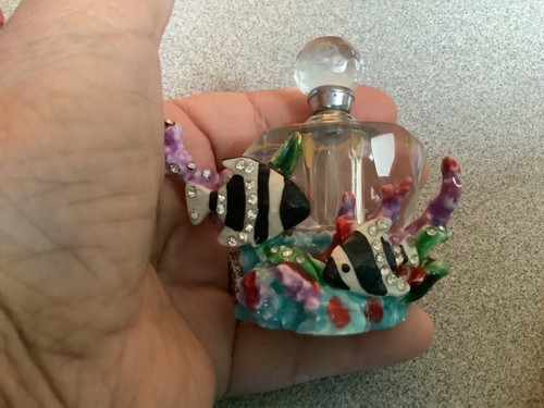 2 Vintage Crystal Glass Small Perfume Potion Bottles with Glass Stoppers - Picture 13 of 14