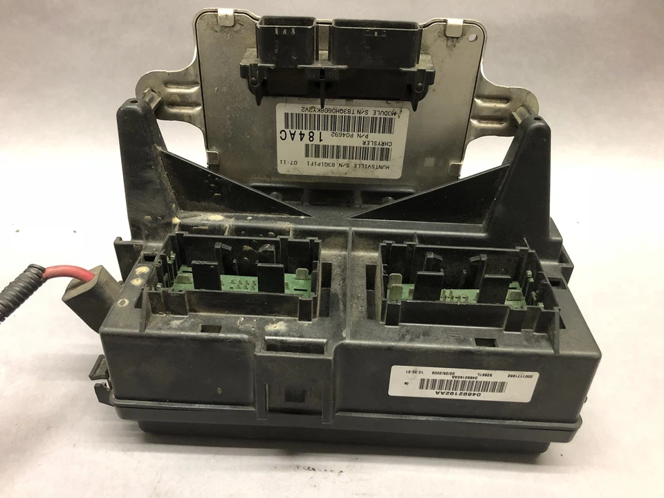 Dodge Durango 2007 2008 2009 caja de fusibles 4,7 L 04692192aa OEM Foto 3 de 4