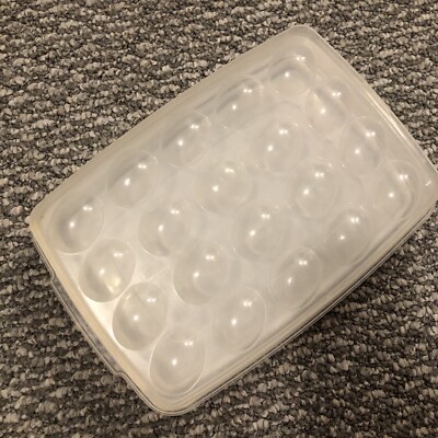 Rubbermaid Servin' Saver Container #0070 #7 White Lid Deviled Egg Keeper USA
