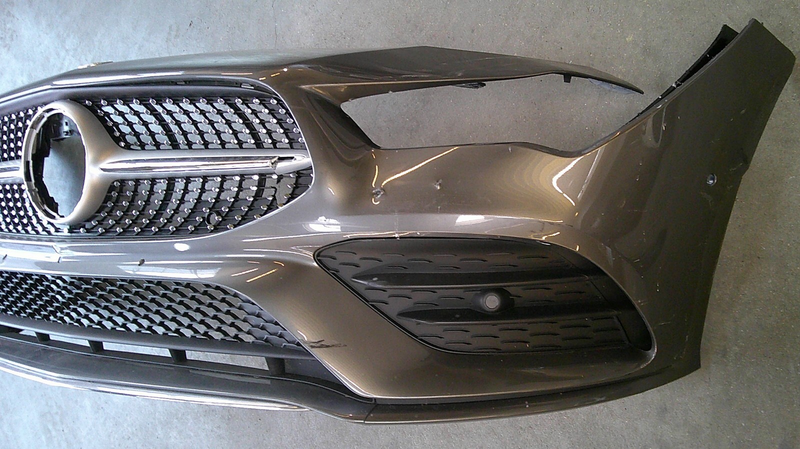 Orig Mercedes CLA W118 C118 Stoßstange Vorne AMG Styling 