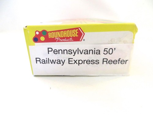 HO Roundhouse 1205 Penn_Central Diecast Base Pittsburg Lake Erie 50' BoxCar Kit - Picture 2 of 6