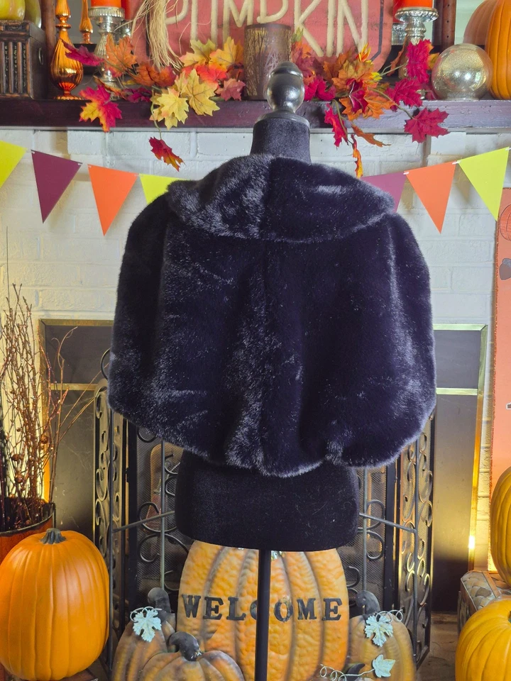 Catherine Malandrino Bolero Capelet pele sintética cor preta feminina tamanho M - Imagem 2 de 4