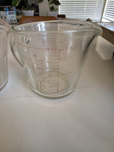 Vintage 2 Cup 16 oz Pyrex 516 Glass Red Letter Measuring Cup D-Handle Set Of 2 - Picture 3 of 3