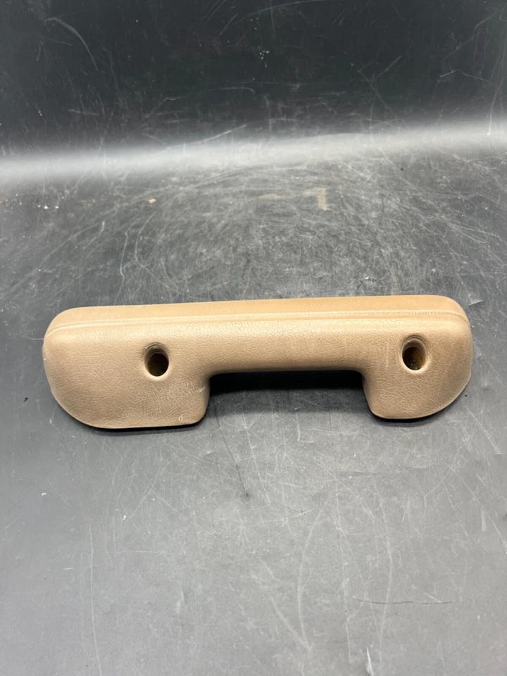 Mazda B2200 serie B 1986-1993 OEM puerta lateral del conductor tirador brazo reposabrazos manija beige Foto 4 de 4