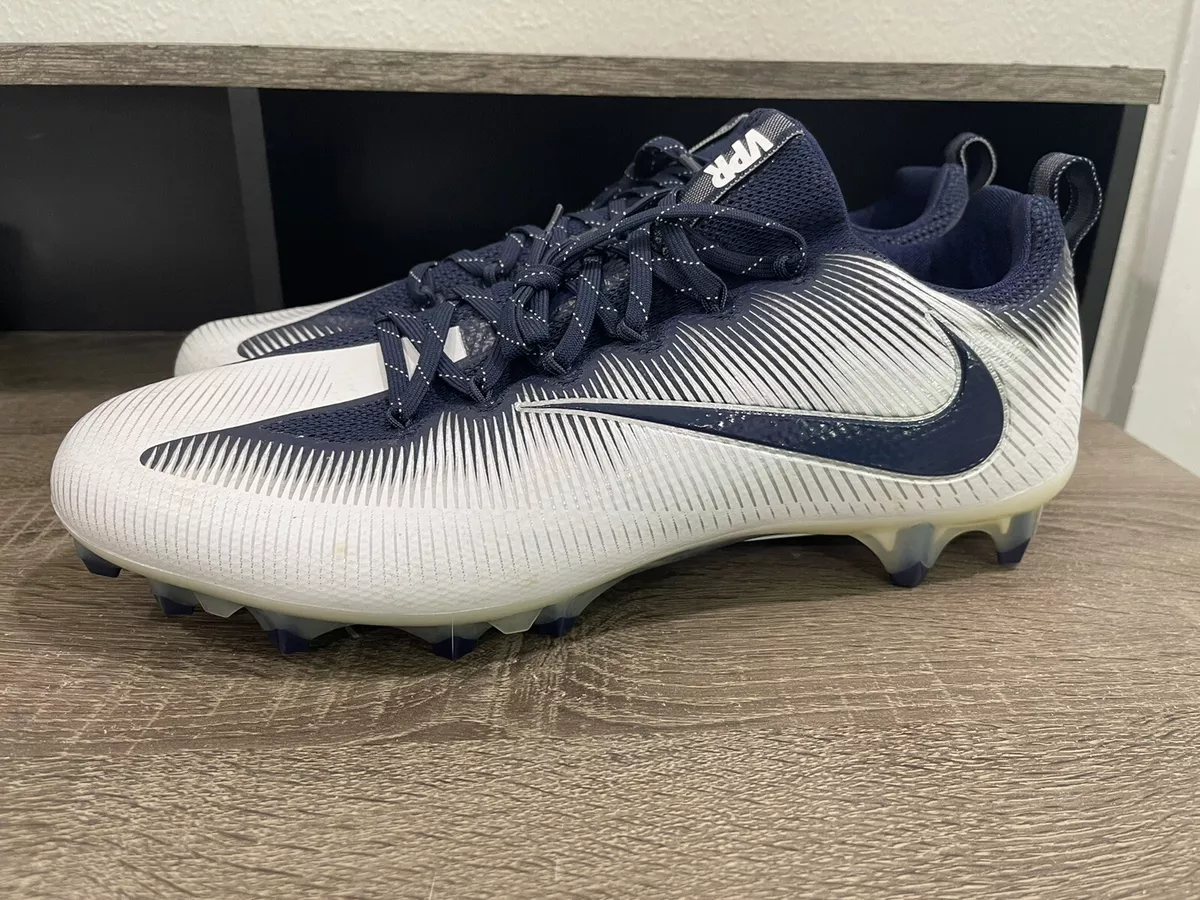 Nike men's untouchable pro hotsell football cleats