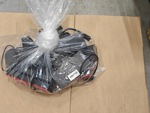 Lot of 13 Lenovo Docking Stations - For Parts, No Accessories - Afbeelding 4 van 4