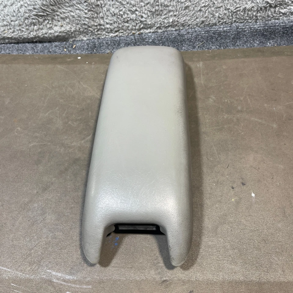 Крышка верхней части центральной консоли в сборе для Chevy Blazer/GMC Jimmy 1994 - 1997 годов выпуска от оригинального производителя серая - Изображение 2 из 4