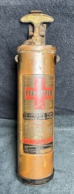 Vintage Fyr-Fyter Super Model A One Quart Hand Fire Extinguisher w/Bracket-Empty
