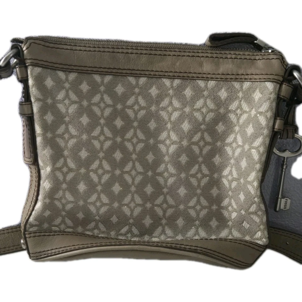 Bolso Bandolera FOSSIL Marrón Taupe Correa Ajustable Acentos de Cuero Foto 3 de 4