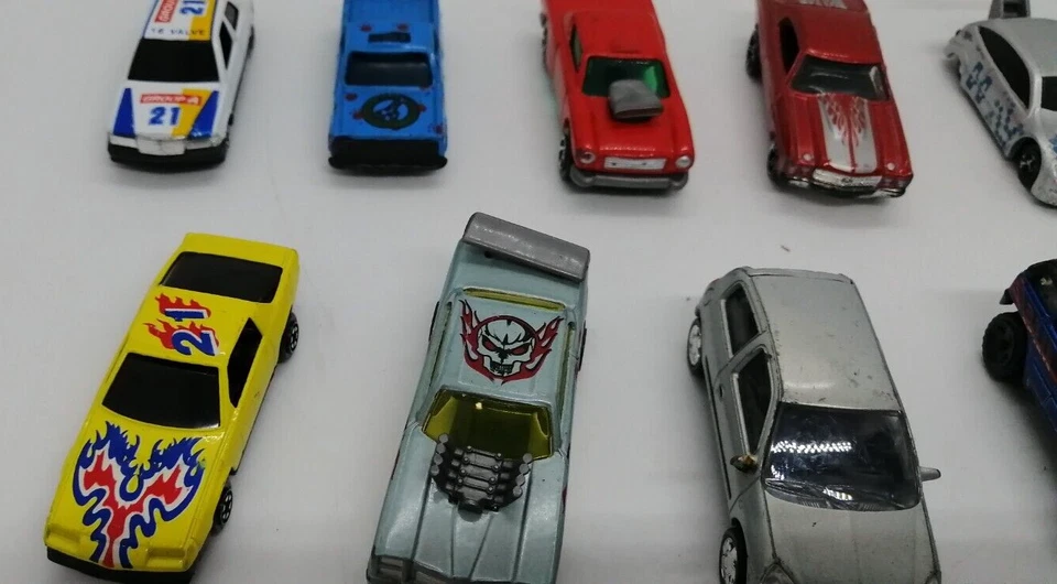 16 Vintage Job Lot diecast cars toys Mattel, Norev Majorette, hot wheels slotcar - Image 3 of 4