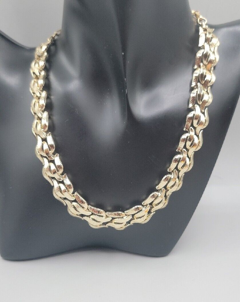 Vintage Coro Wavy Link Necklace Textured Polished… - image 2