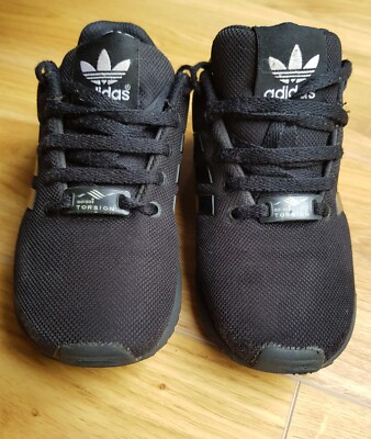 Adidas Torsion Black kids trainers Size 12K need some insoles