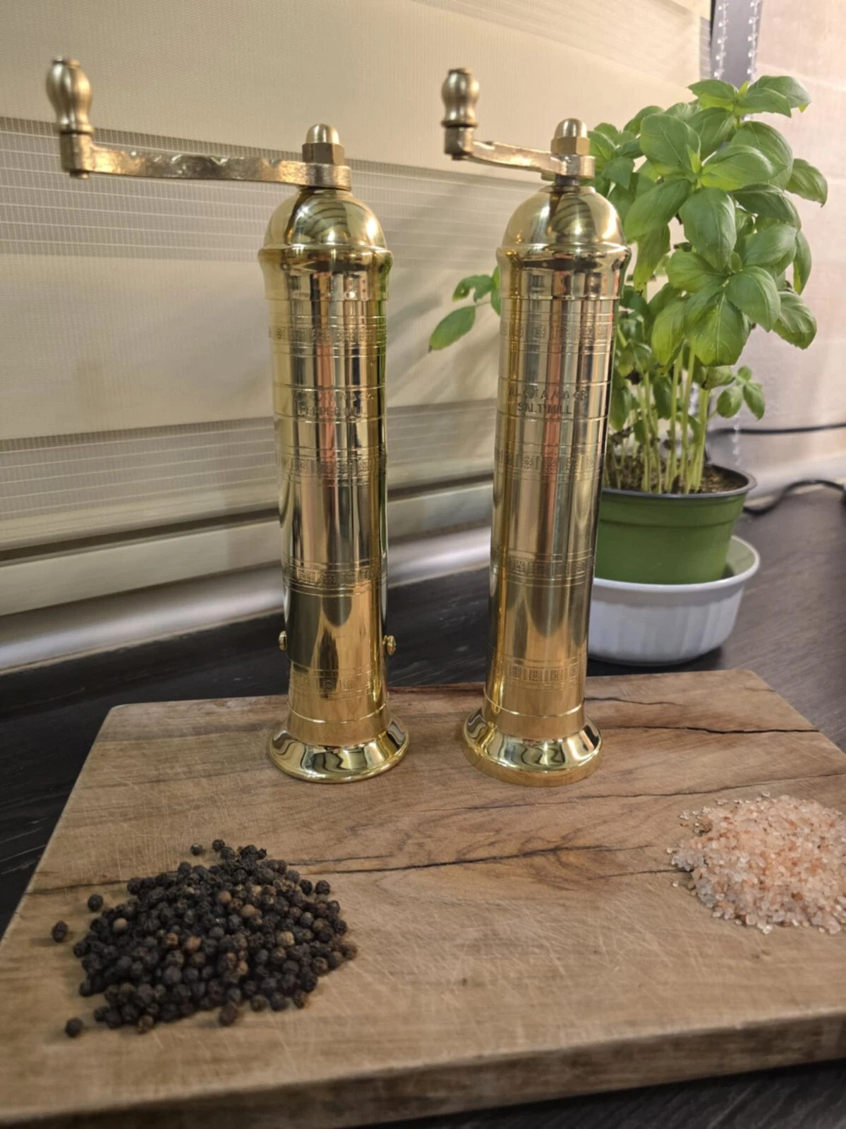 Brass 9" Pepper mill #104 Brass 9" Salt mill #109 Alexander (Atlas)
Opens in a new window or tab