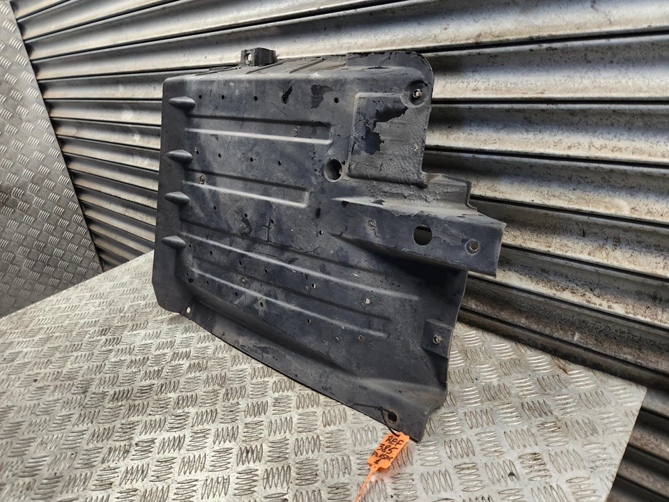 HYUNDAI IX35 UNDERTRAY SPLASH TRIM COVER  REAR LEFT SIDE 84137-2Z000 2010 - 2015 - Image 3 of 4