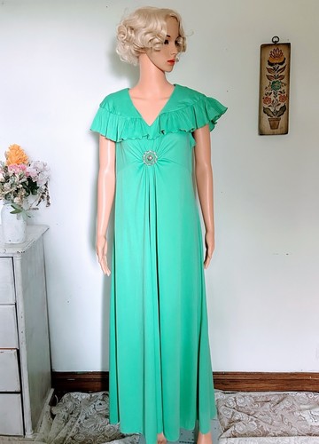 Vintage 1960s Mermaid Maxi Dress Off Green, Medallion Bodice 60s Womens Size 16 - Picture 1 of 10