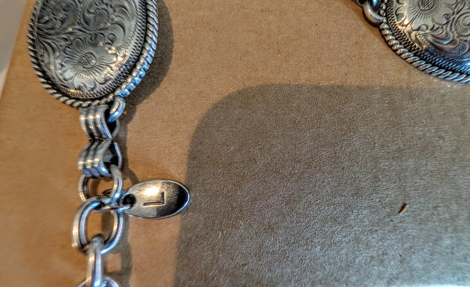 Cinturón Tony Lama Nicole Conchos, 41" de largo Foto 4 de 4