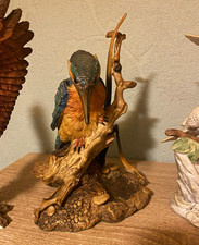 Kingfisher Bird Ornament Figurine Sculpture on Branch Base Decorative Ornament
