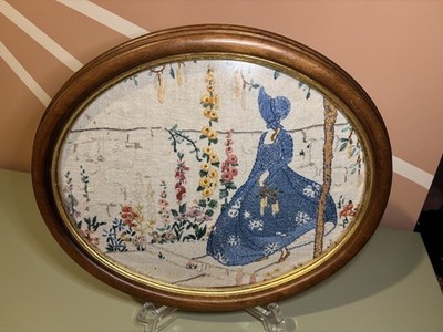 Vintage gerahmte große ovale Nadelspitze Stickerei Wandbild Frau Blumen Haube