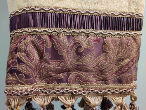 CROSCILL MERCER EMBELLISHED BATH TOWEL TASSELS GOLD AND PLUM NWT - Picture 4 of 9