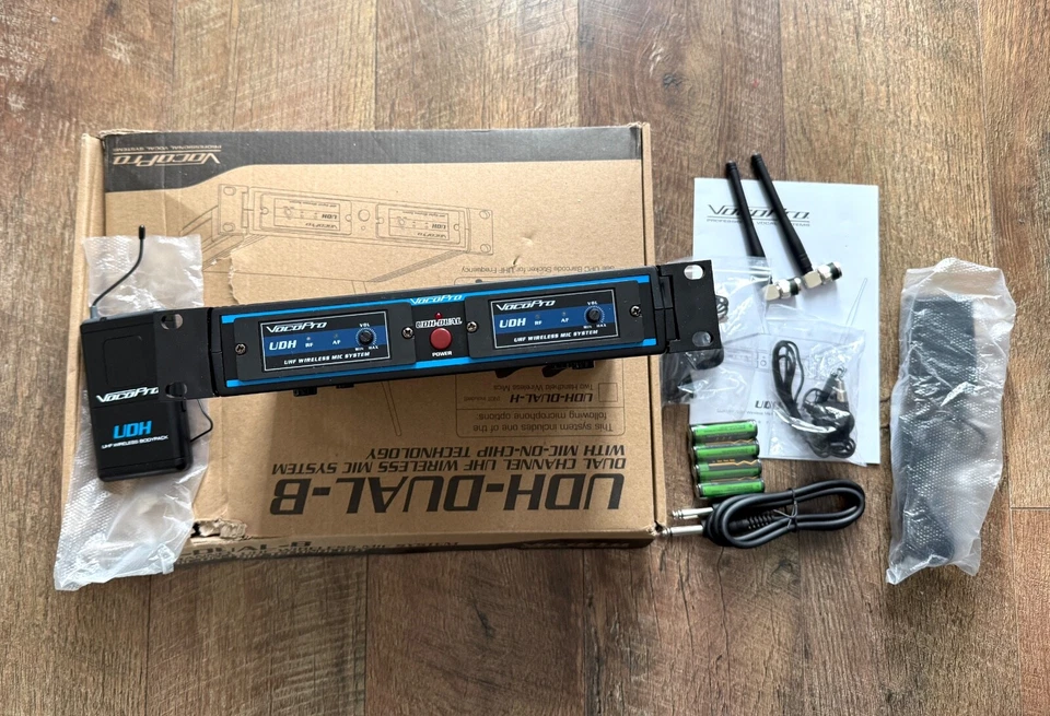 VocoPro UDH-Dual-B UHF Digital Hybrid Wireless Mic System, Frequency Band: B1 - Image 2 of 4