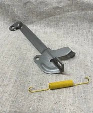 1969 428CJ, 351W 4V Mustang Cougar Throttle / Accelerator Cable Bracket & Spring