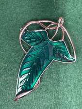Image of Lord of the rings inspired fashion brooch green elven leaf