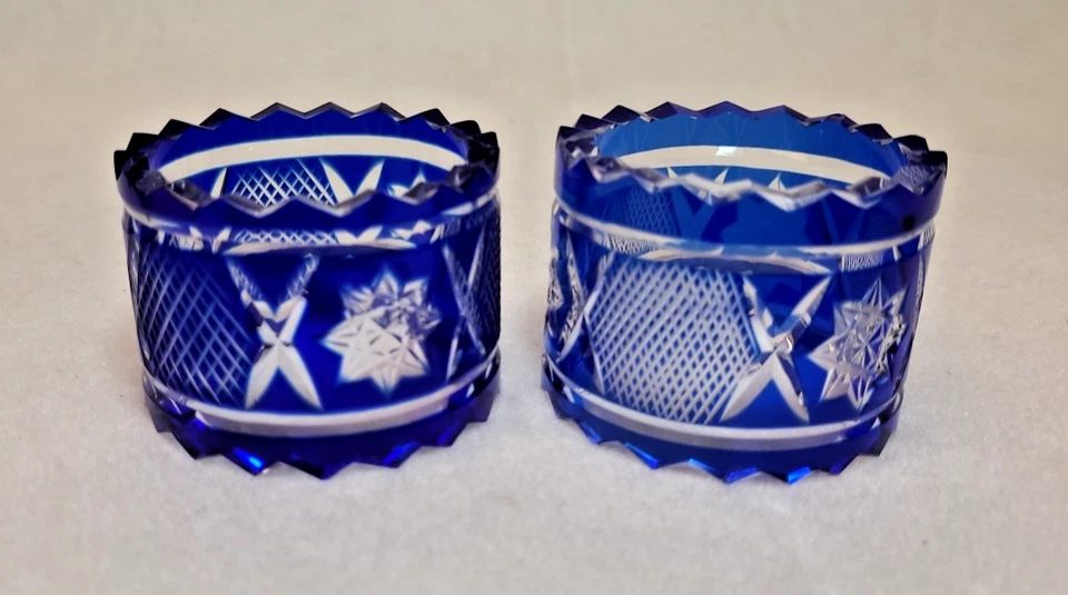 Juego de 4 servilleteros vintage checos bohemios azul cobalto corte a vidrio transparente Foto 3 de 4
