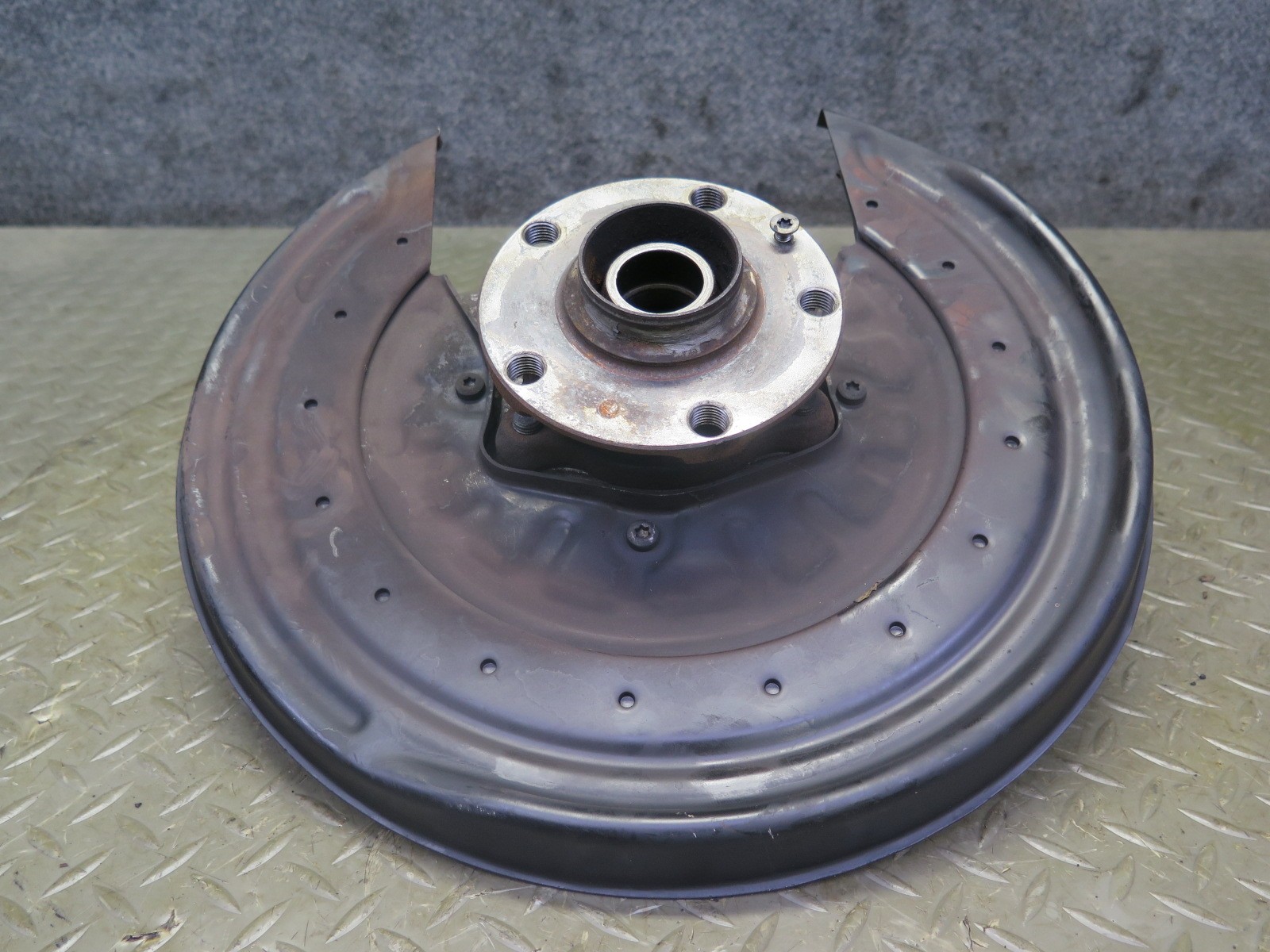 2006-2012 BENTLEY CONTINENTAL FLYING SPUR REAR RIGHT SPINDLE KNUCKLE WHEEL HUB