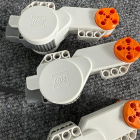 Lego Mindstorms NXT Electric Servo Motors 9842 with Cables Lot of 3