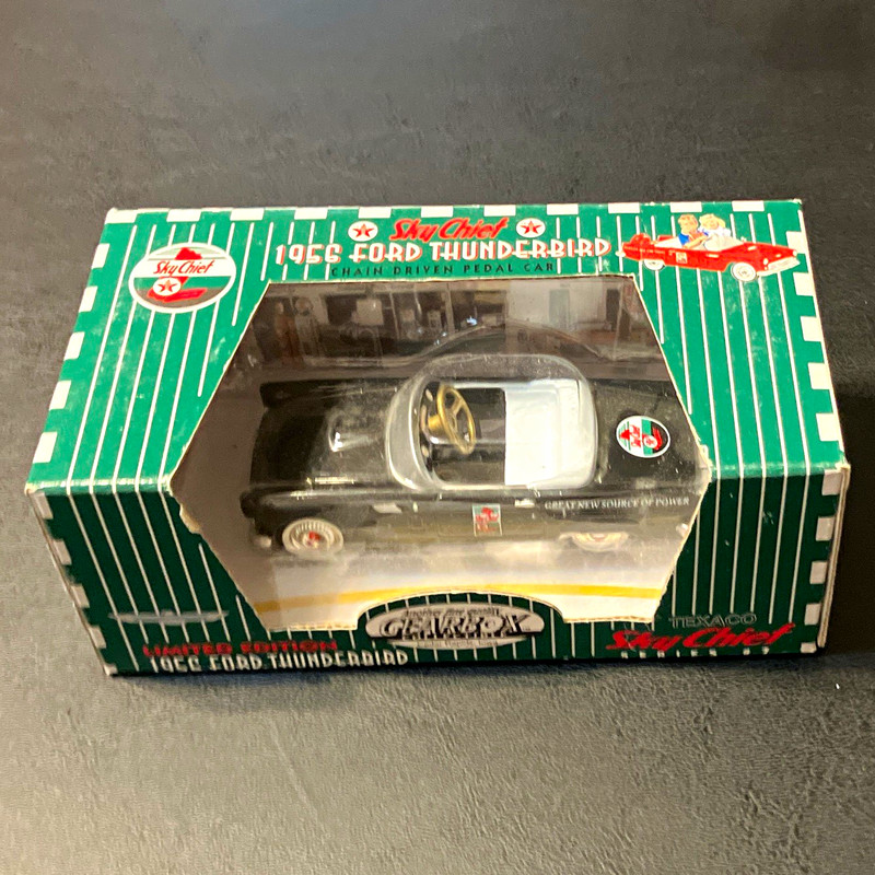 Texaco 1956 Ford Thunderbird Diecast Advertising Car Gas & Oil Black/White